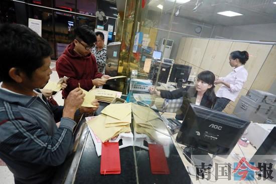 3岁女孩遭木头刺穿下身续:爱心涌来 仍未脱离危险