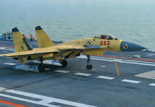 专家:歼31上航母可撕裂敌防空体系 为歼15开道