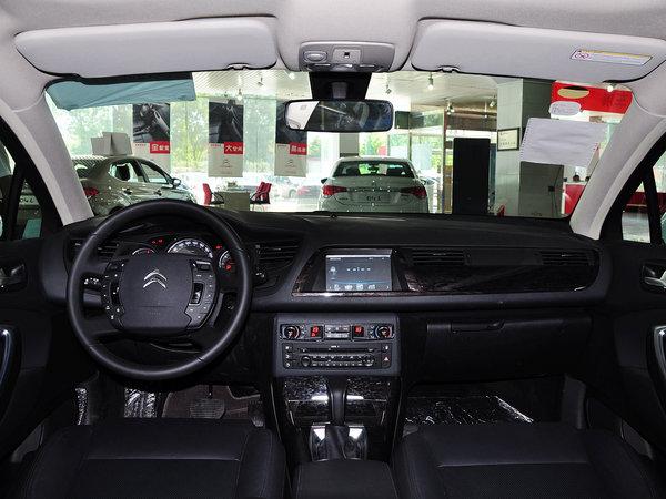 东风雪铁龙 2.0L 自动 中控台整体