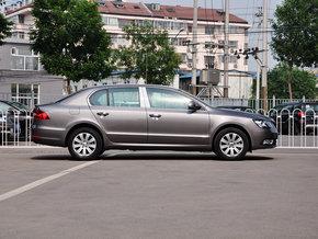 斯柯达 1.4T DSG 车辆正右侧