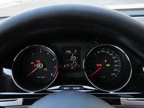 一汽-大众 1.6L 自动 方向盘后方仪表盘