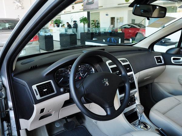 东风标致 1.6L 自动 中控台左侧