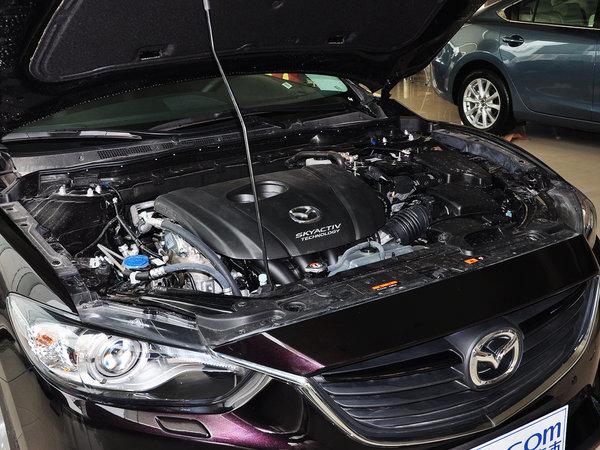 一汽马自达 2.5L 自动 发动机主体特写