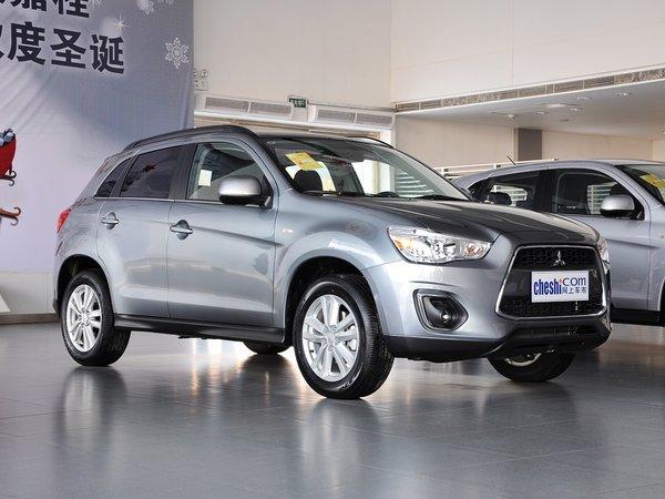 广汽三菱 2.0 CVT 车辆右侧45度角