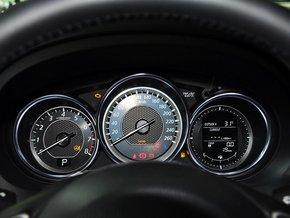 一汽马自达 2.0L 自动 方向盘后方仪表盘