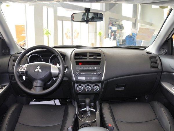 广汽三菱 2.0 自动 中控台整体