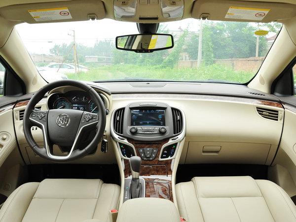 别克 2.0T SIDI 自动 中控台整体