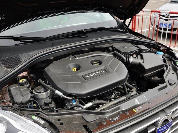 沃尔沃(进口) T5 2.0T DCT 发动机主体特写