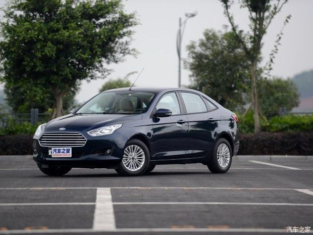 �������� ���˹ 2015�� 1.5L �Զ�������