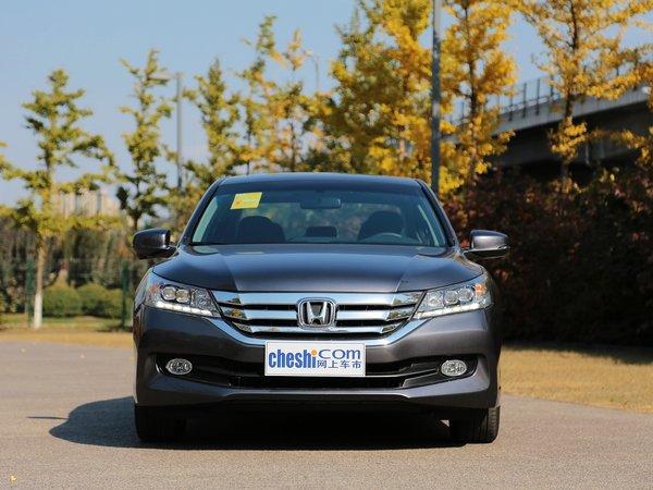 广汽本田 2.4L EX 车头正面视角