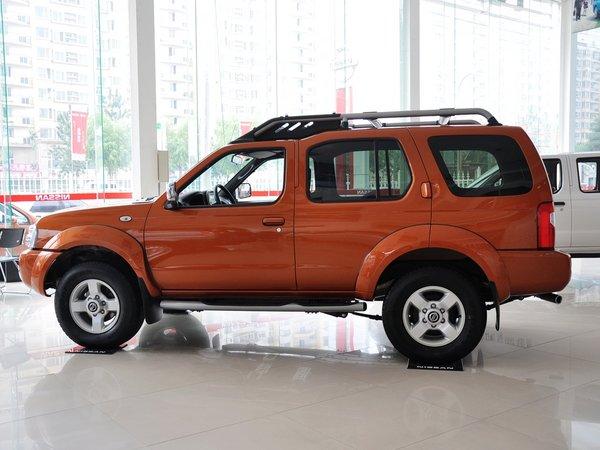 郑州日产 2.4L 手动 车辆左正侧视角