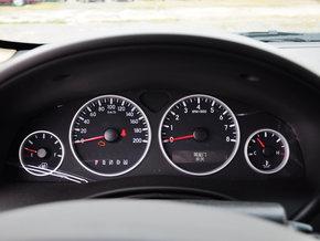 别克 2.4L 自动 方向盘后方仪表盘