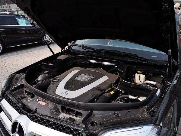 北京奔驰 GLK300 3.0L 自动 发动机主体特写