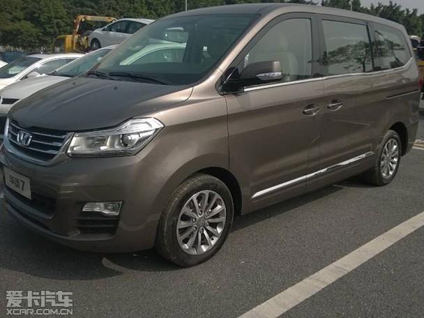 新车定位为商务mpv,上市后竞争对手将锁定别克gl8等车型.
