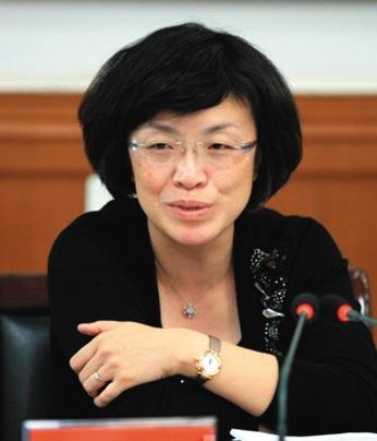 历任山西省纪委,监委监察综合室主任;山西省纪委常委.