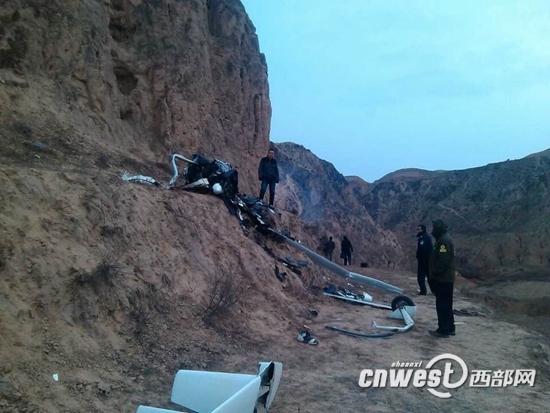 陕西坠机事故中一飞行员遇难 飞机价值100多万