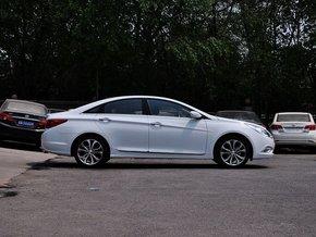 北京现代 2.4L 自动 车辆正右侧