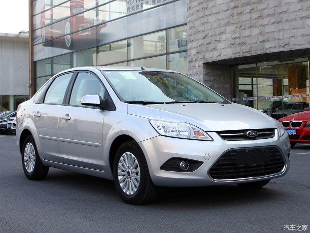 长安福特 福克斯 2013款 三厢经典 1.8L 自动时尚型