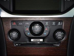 克莱斯勒(进口) 3.0L 自动 中控台中央特写