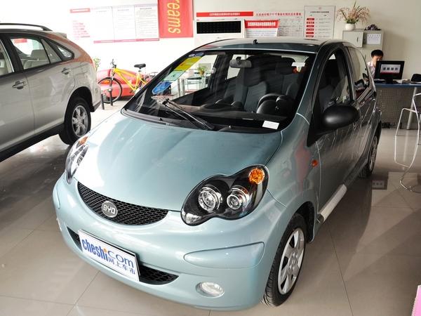 比亚迪 1.0L 手动 车辆左前45度视角