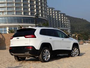 重庆Jeep自由光37.19万起售 送购车礼包