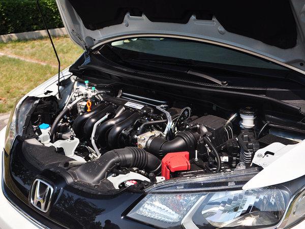 广汽本田 1.5 CVT 发动机主体特写