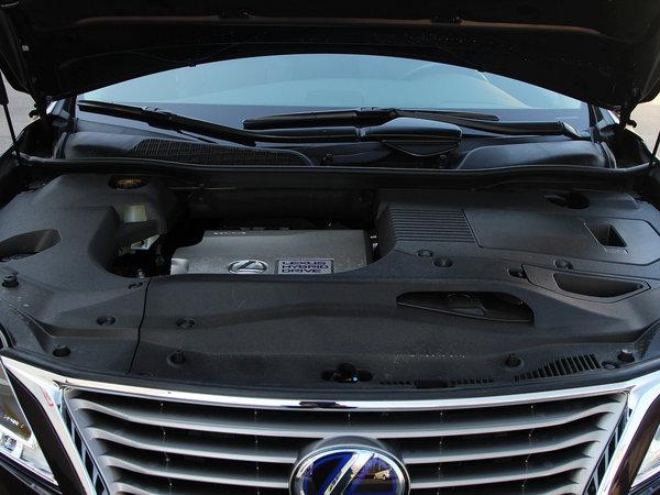 雷克萨斯 450h 发动机局部特写