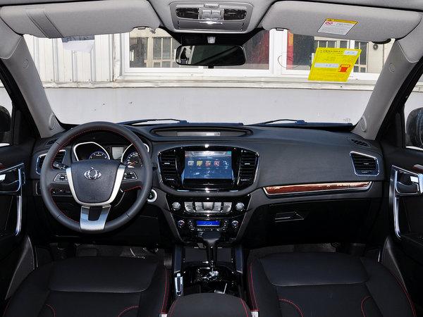 吉利汽车 运动版 2.0L 自动 中控台整体