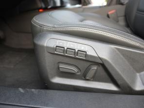 2015�����3����SUV