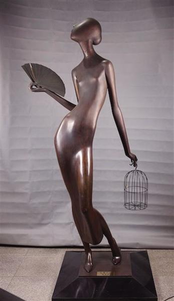 将已故著名艺术家陈逸飞先生的代表作——雕塑《上海少女》捐赠给即将