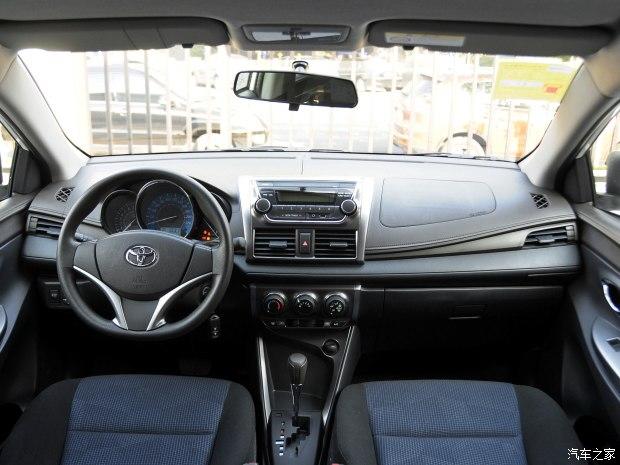 �������� YARiS L ���� 2015�� 1.5E �Զ��ȶ���