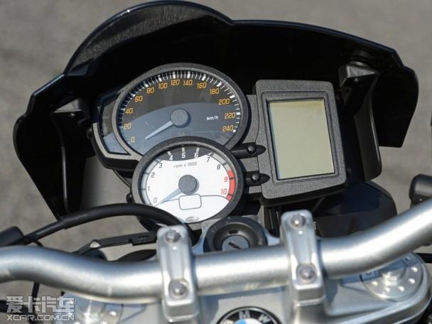 ����F 800 R����