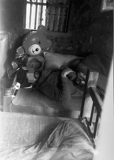 男子因建房遭堂弟殴打致精神分裂 为治病子女辍学