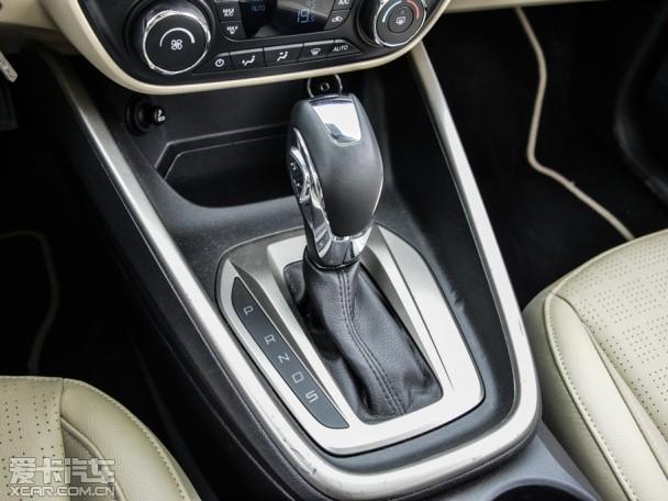 长安福特2015款福睿斯