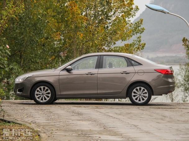 长安福特2015款福睿斯