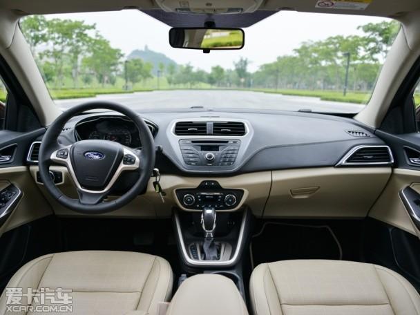 长安福特2015款福睿斯