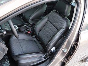 ��� 1.6T �Զ� ��ʻϯ����ǰ45����ͼ