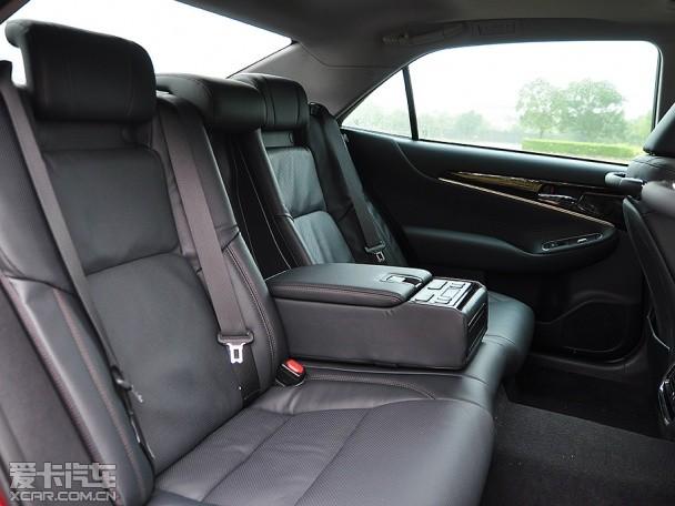 一汽丰田2015款皇冠