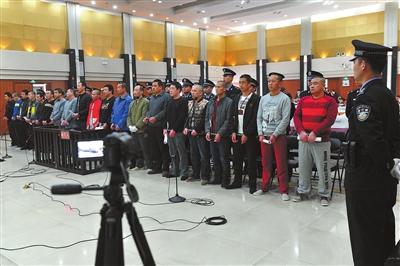 银川"黑老大"吉新奎受审 从水果小贩到公司大哥