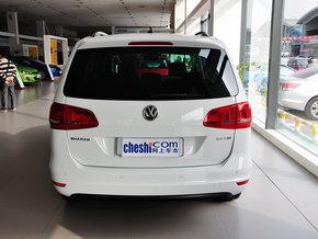 大众(进口) 2.0TSI DCT 车辆正后方尾部视角