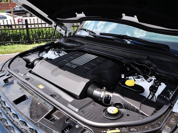 路虎 5.0t 自动 发动机主体特写