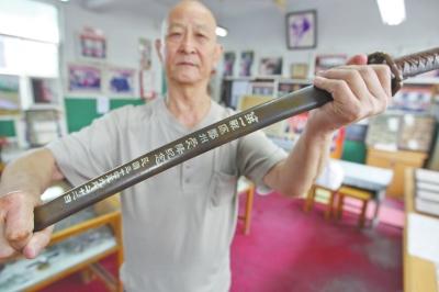 71岁郑州退休老教师收藏日军侵华物证3000余件30年