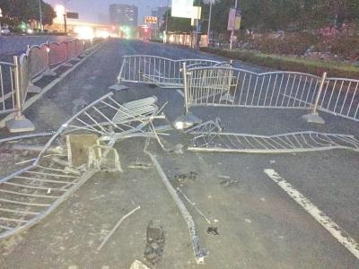 ֣�������������񾯡���èè��ײ�ٻ��������ľ��