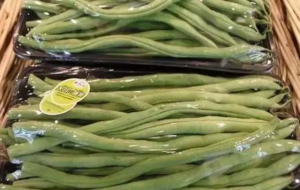 10、没用完的葱放在塑料瓶里保存。