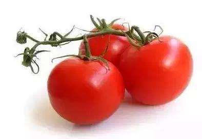 2、蔬菜沙拉没吃完没关系,鲜膜包好后放张纸在上面就一切ok啦~