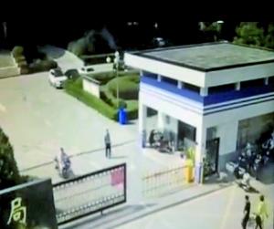 ��ĳĳ����ĳĳ���������ִ��ſڡ�