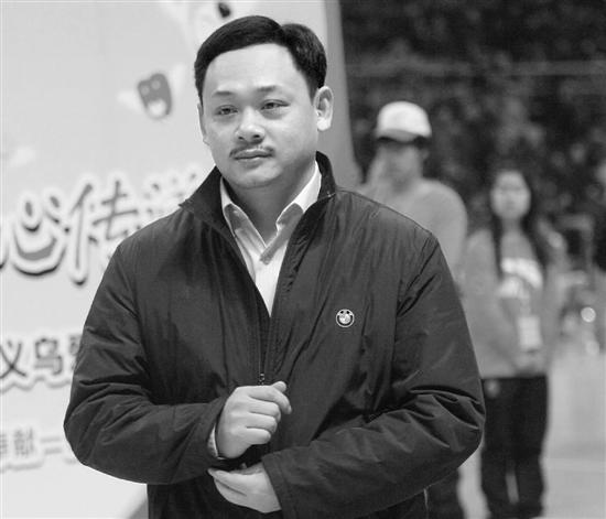 社会新闻  三门县政府,一间很朴素的办公室,几乎没有任何装饰,这是