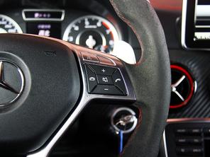 �Լݱ���AMG A 45 4MATIC