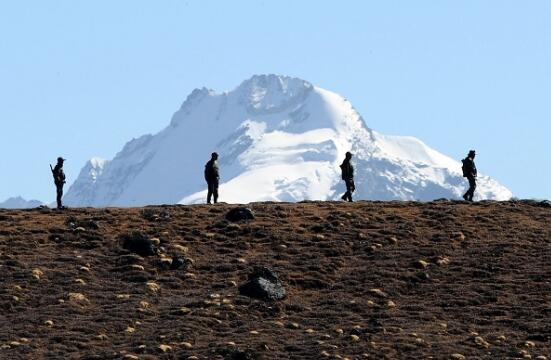 印媒:印度军队在藏南建大型着陆场 储备燃料弹药