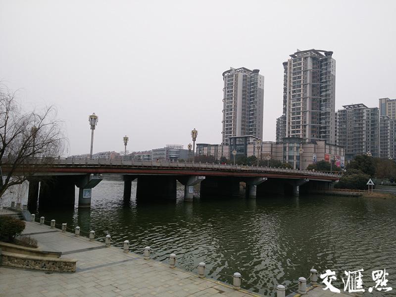 南京六合龙津桥是雄州主城主要城市道路桥梁,是沟通滁河南北的重要